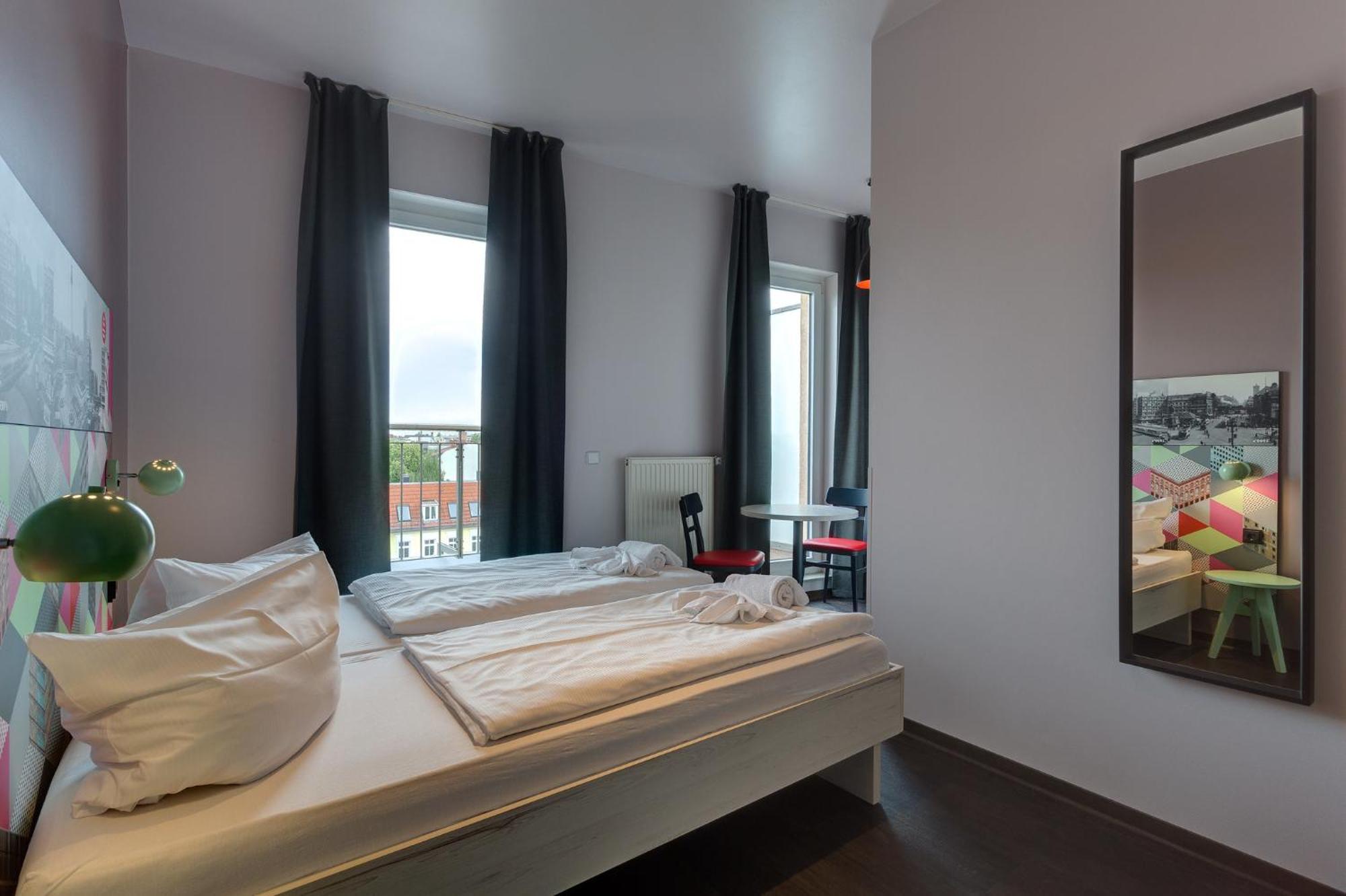 Meininger Hotel Berlin Alexanderplatz Экстерьер фото
