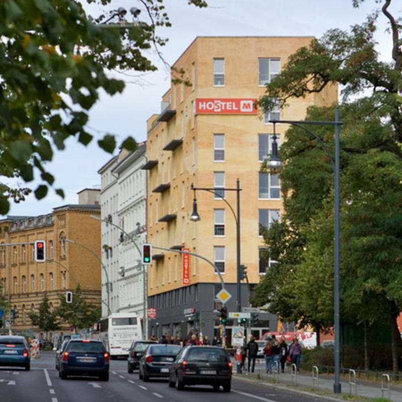 Meininger Hotel Berlin Alexanderplatz Экстерьер фото